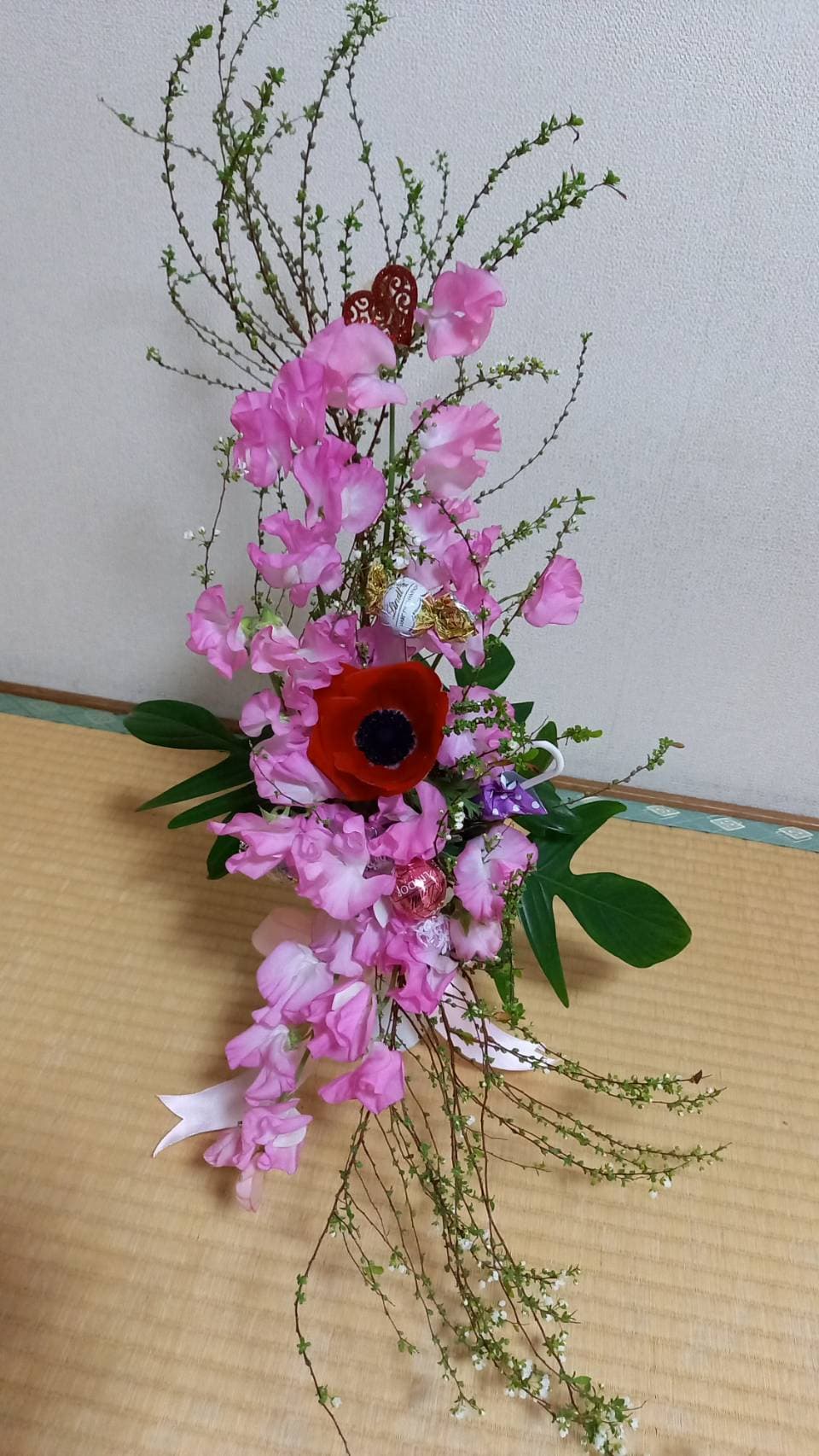 桜とスイートピーの春アレンジ